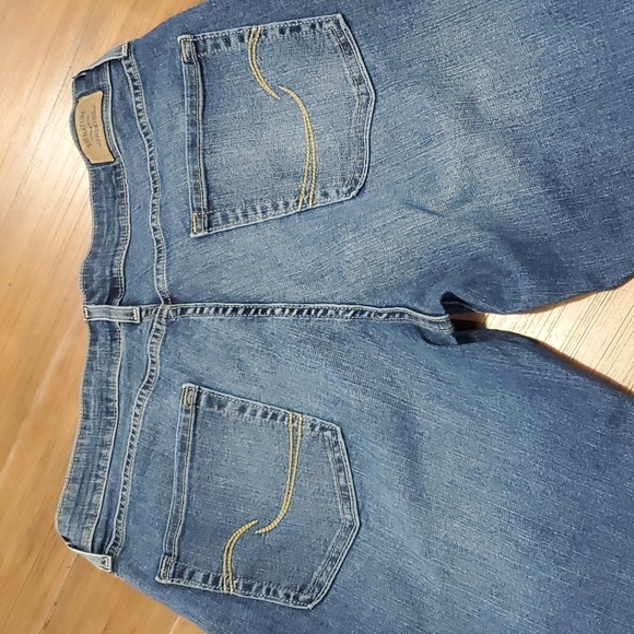 Levi's Womens bootcut jeans. Size 33 Waist. - Picture 5 of 6